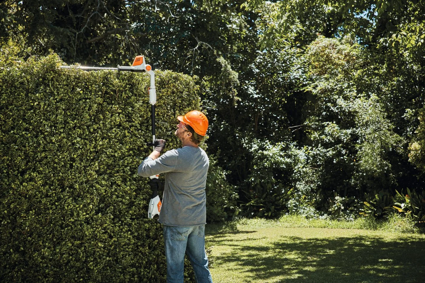 STIHL HLA 56 Teleskopski trimer za zivu ogradu na baterije