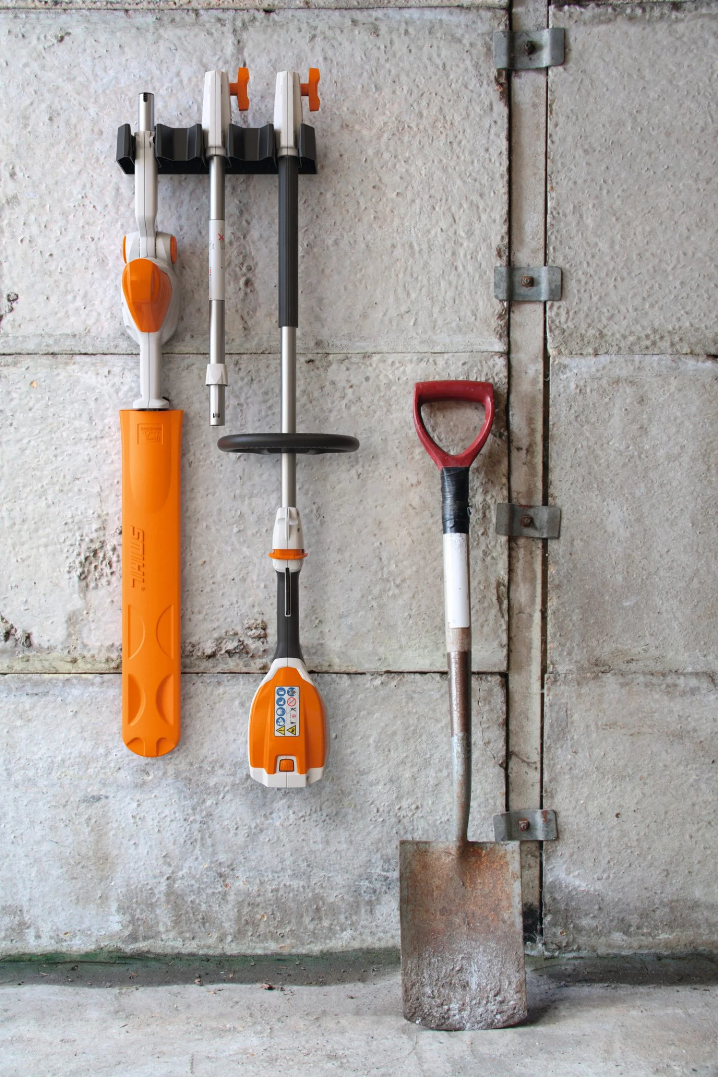 STIHL HLA 56 Teleskopski trimer za zivu ogradu na baterije
