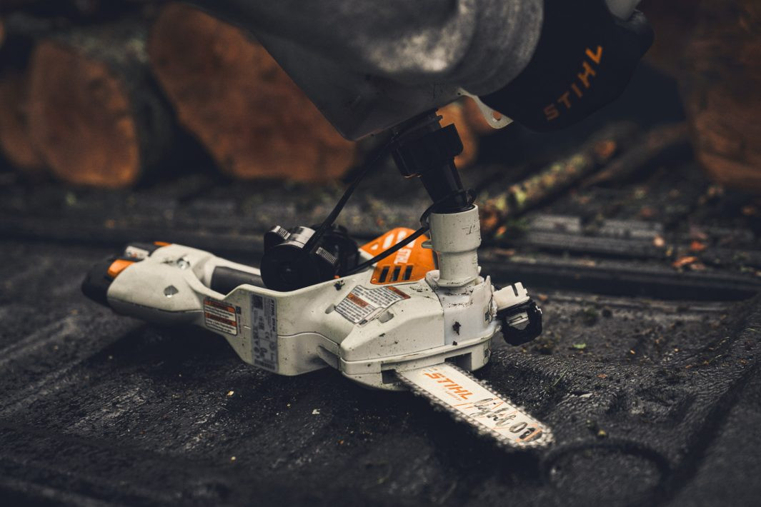 STIHL GTA 40 Sekac grana sa baterijom i punjacem