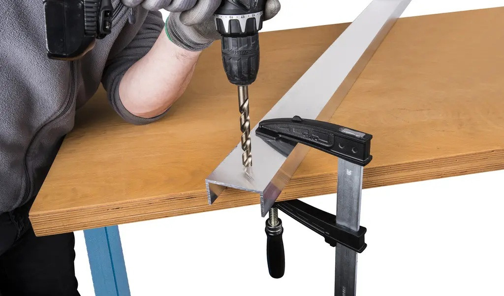 Stolarska stega 200 ojacana Unior