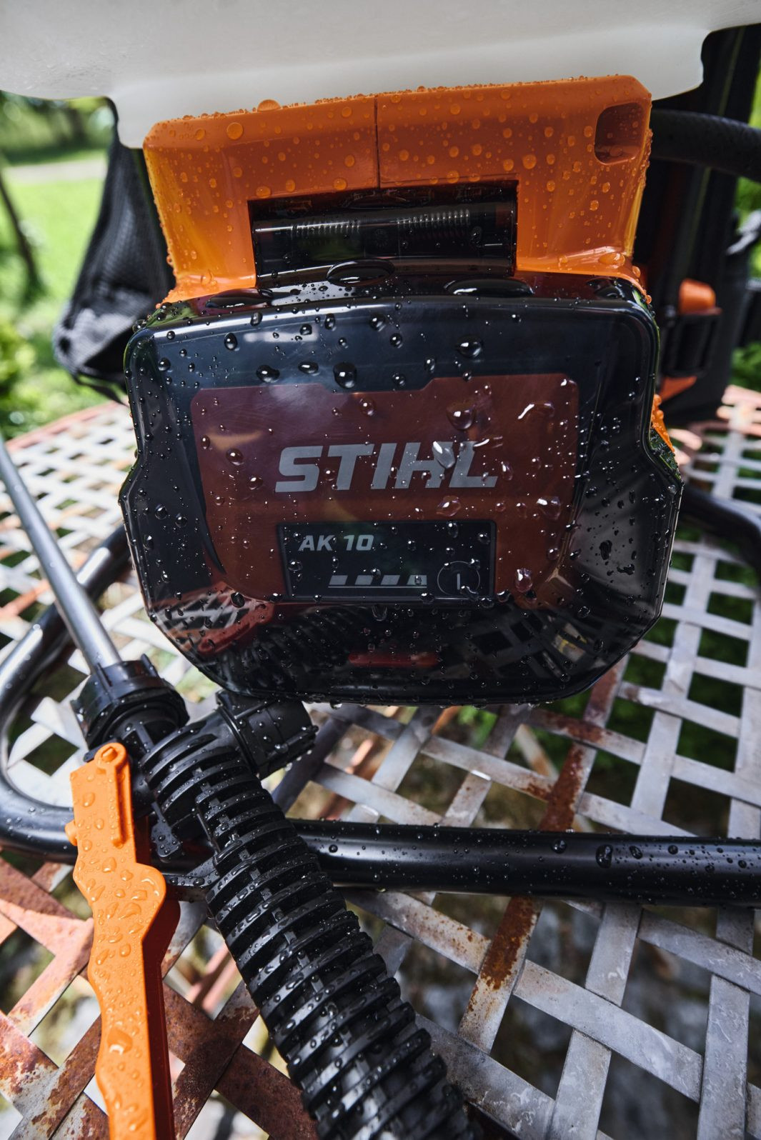 STIHL SGA 60 sa AK10 i AL 101 punjačem