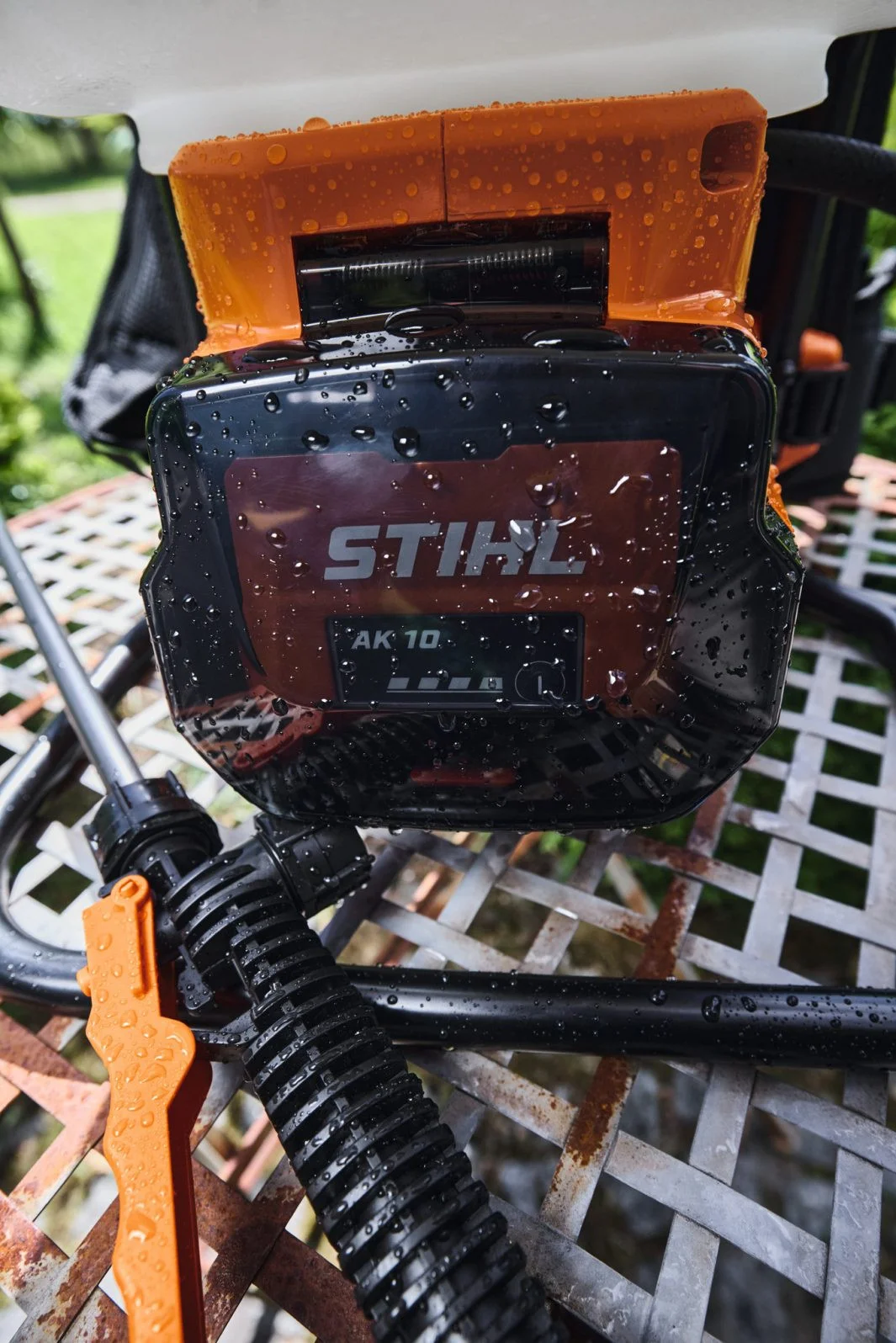 STIHL SGA 60 sa AK10 i AL 101 punjačem